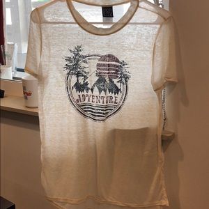 Creme adventure tee
